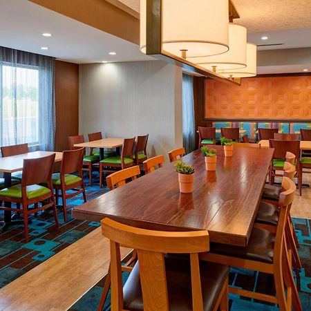 Fairfield Inn By Marriott Richmond New Paris Экстерьер фото