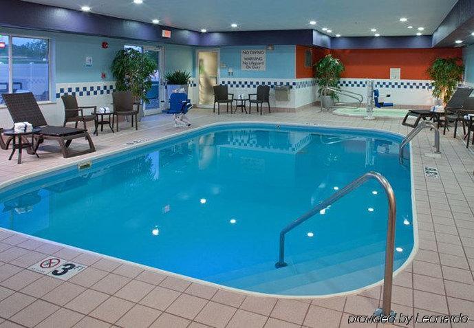 Fairfield Inn By Marriott Richmond New Paris Экстерьер фото